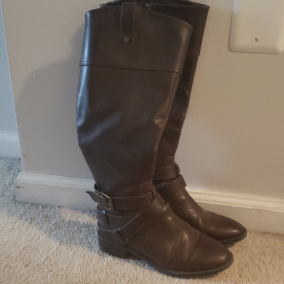 Shoes - Picture 3 of 3